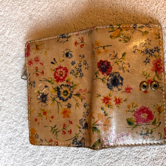 Patricia Nash Chiara Floral Design - Picture 10 of 10